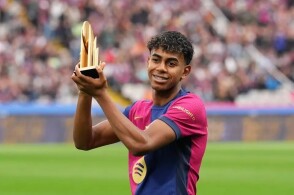 艾顿是湖人队史首位100%命中率0失误且砍两双的首发球员