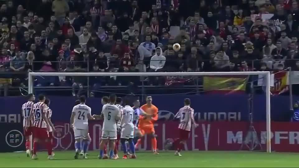 施洛特贝克：上半场错失机会难受，我们需休整几天