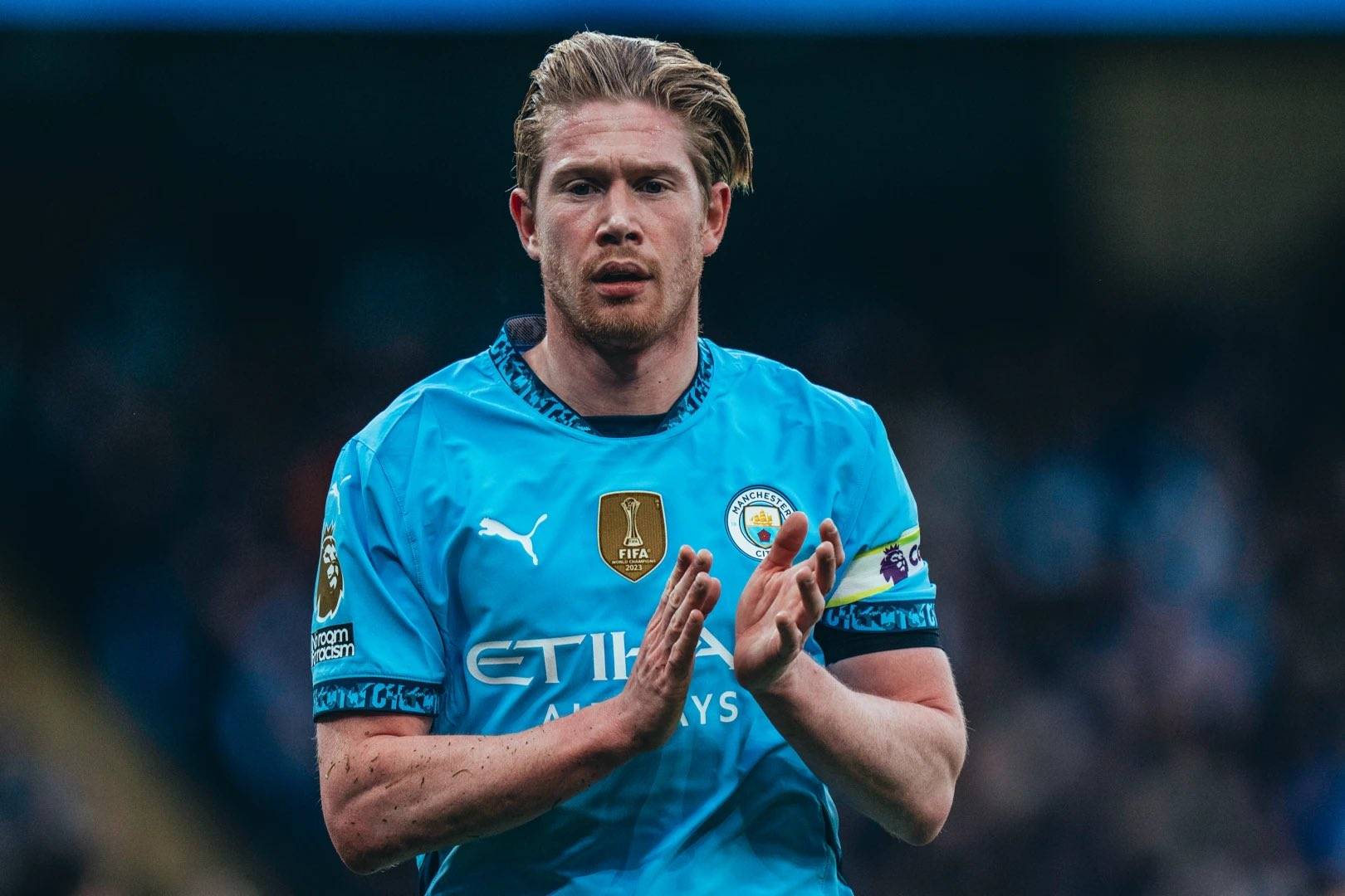 巴萨双喜！德容、费尔明重返训练场 弗利克迎战力增强